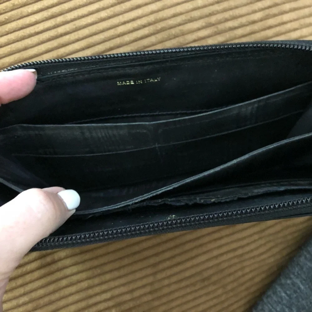 Chanel zip around wallet Auth